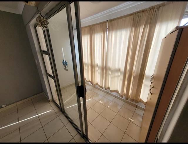 2 BEDROOM PROPERTY TO RENT IN OVERPORT